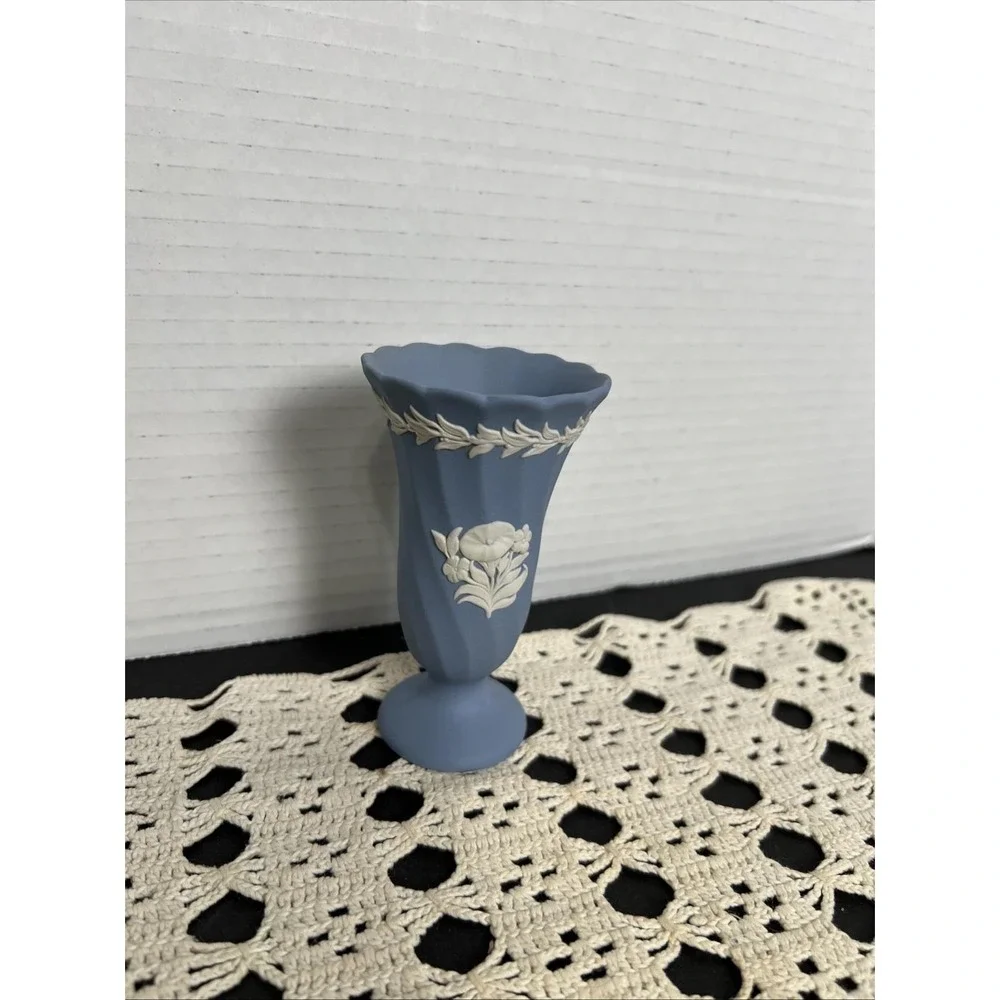 🏺✨ Wedgwood Jasperware Light Blue Flared‎ Trumpet Vase w/ Pedestal Foot